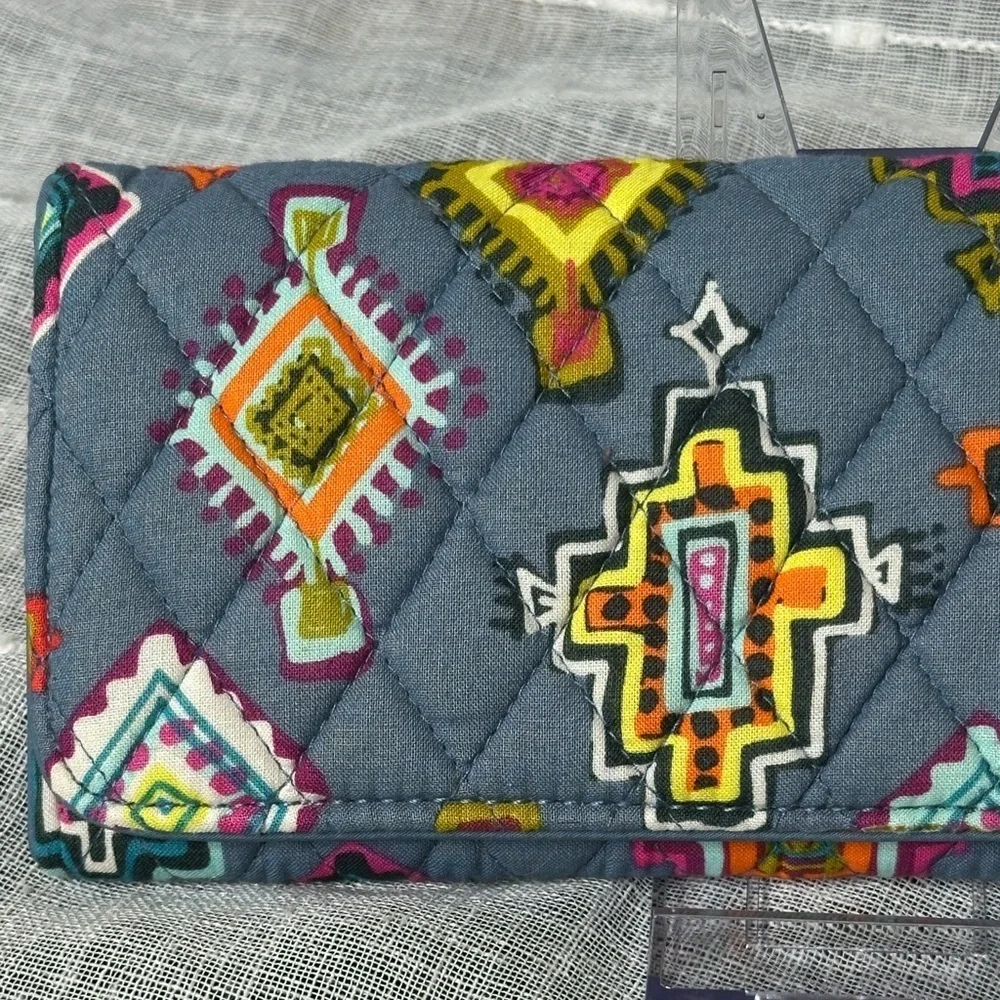 Vera Bradley Painted Medallions Pattern Fall 2017 Tri Fold Magnetic Closure NWOT